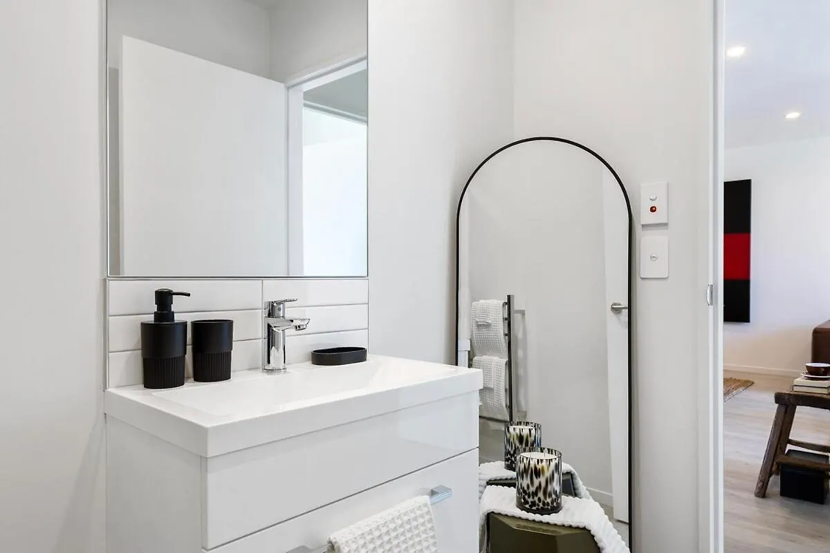 Bright & Airy On Tuam - 2Bedroom Apartment Christchurch 0*,  New Zealand