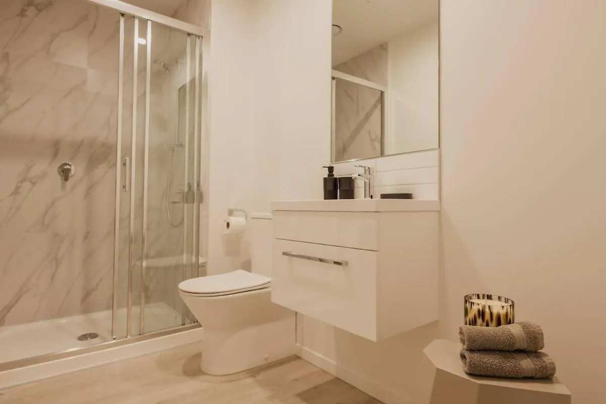 Bright & Airy On Tuam - 2Bedroom Apartment Christchurch